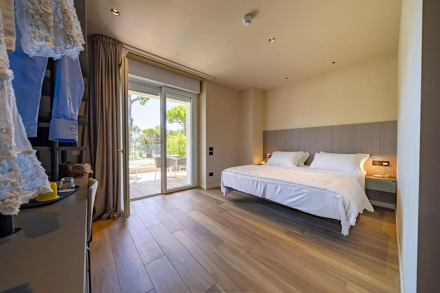 Il Tridente Hotel 4*, ביביונה