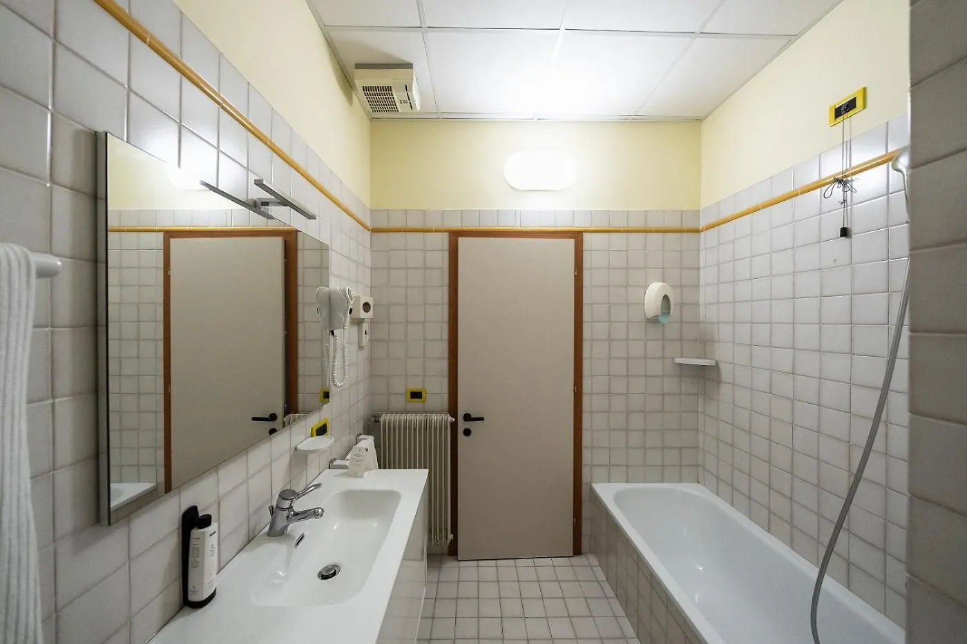 Il Tridente Hotel 4*, ביביונה
